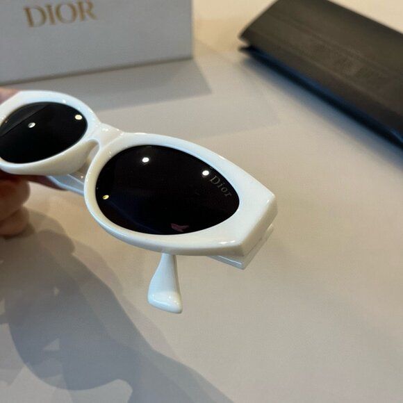 Christian Dior Sunglasses - Picture 4 of 7